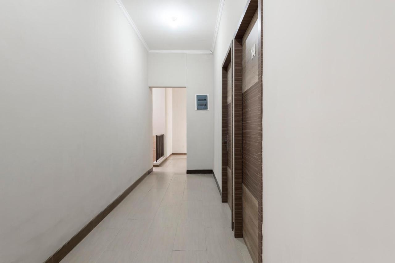 Reddoorz Near Grand City Mall 2 Surabaya Exterior photo